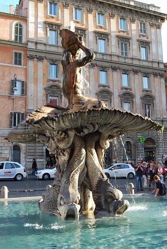 Fontana del Tritone